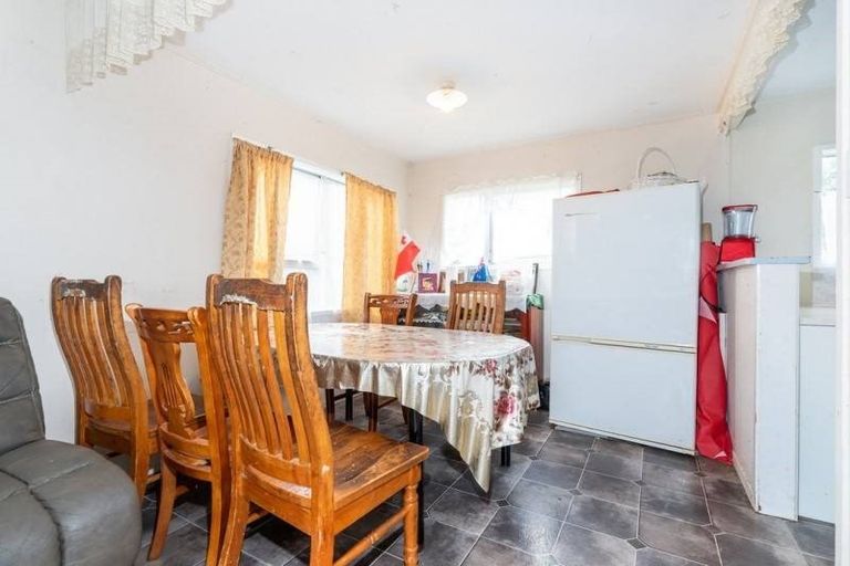 Photo of property in 29 Moncrieff Avenue, Clendon Park, Auckland, 2103