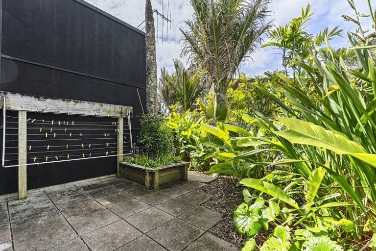 Photo of property in 13 Shearer Drive, Oakura, 4314