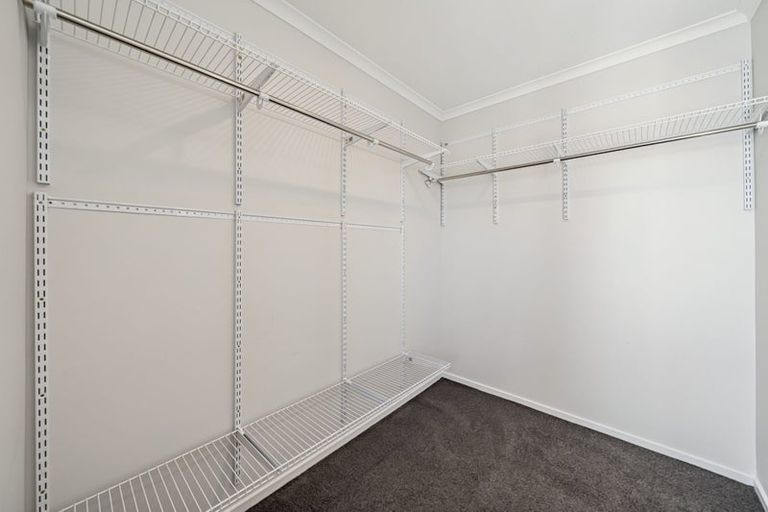 Photo of property in 12 Grumman Lane, Newlands, Wellington, 6037