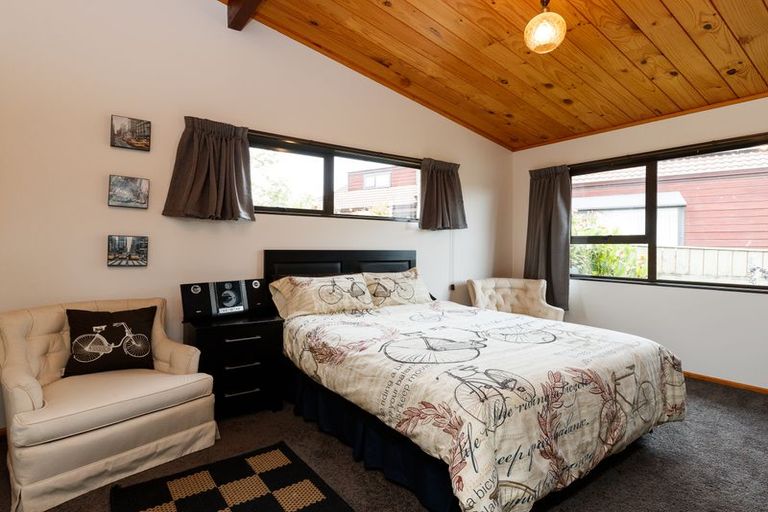 Photo of property in 53 Waterloo Crescent, Hokowhitu, Palmerston North, 4410