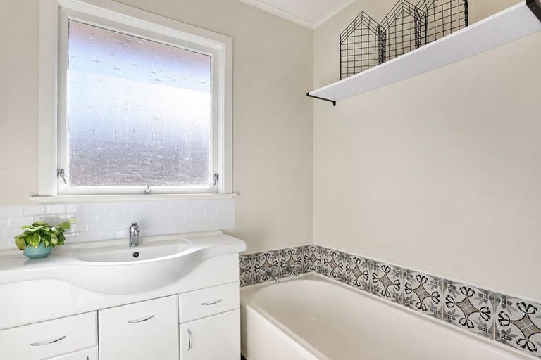 Photo of property in 1 Thorpe Street, Fairview Downs, Hamilton, 3214
