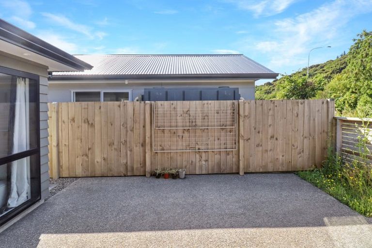Photo of property in 32 Harry Martin Lane, Wainuiomata, Lower Hutt, 5014