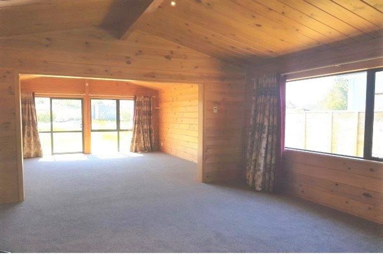 Photo of property in 18 Leadline Place, Whitby, Porirua, 5024