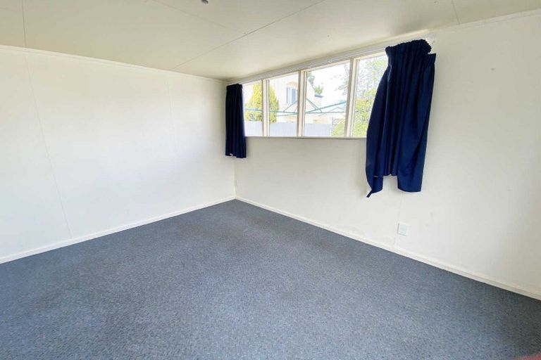 Photo of property in 10 Clonbern Place, Upper Riccarton, Christchurch, 8041