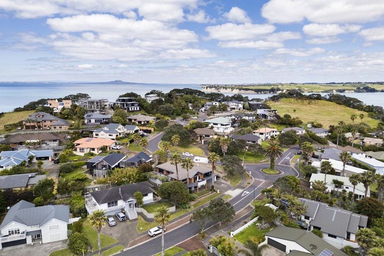 Photo of property in 14 Coralsea Way, Arkles Bay, Whangaparaoa, 0932