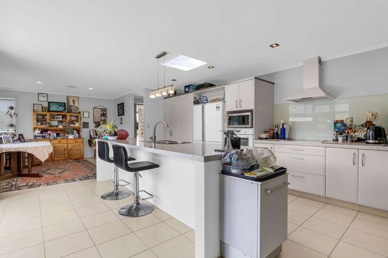 Photo of property in 60 Gibson Place, Papamoa Beach, Papamoa, 3118