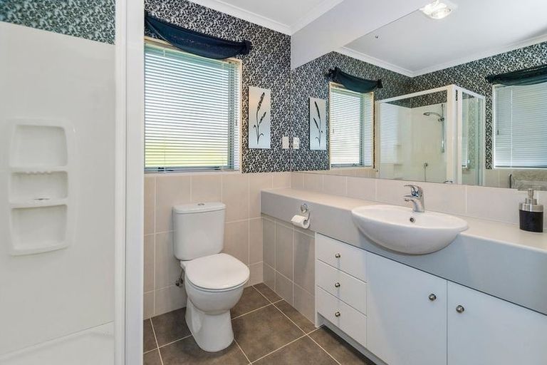 Photo of property in 44 Aberdeen Crescent, Wattle Downs, Auckland, 2103