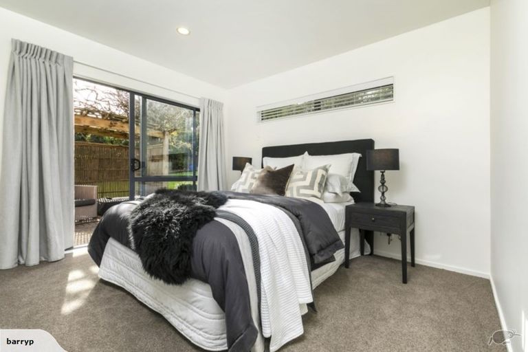 Photo of property in 28 Oakford Park Crescent, Greenhithe, Auckland, 0632