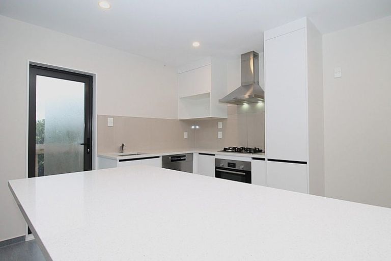 Photo of property in 4 Fruitvale Road, New Lynn, Auckland, 0600