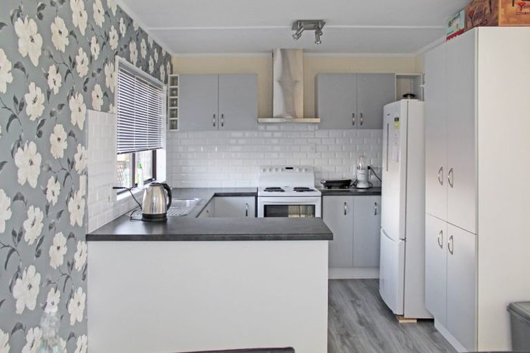 Photo of property in 74 Geraldine Crescent, Cloverlea, Palmerston North, 4412