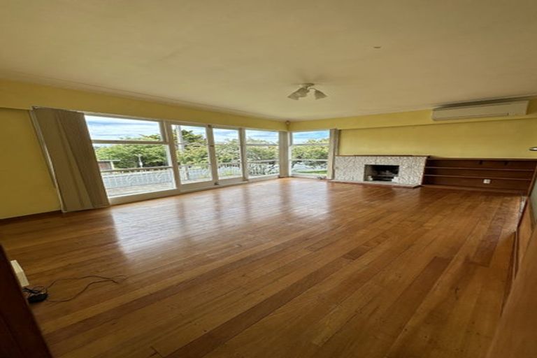 Photo of property in 1 Matipo Road, Mairangi Bay, Auckland, 0630