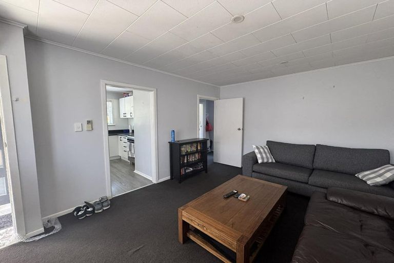 Photo of property in 1/54 Martin Street, Wallaceville, Upper Hutt, 5018