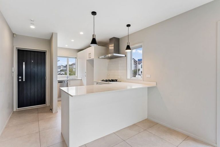 Photo of property in 8 Recovery Road, Papakura, 2110