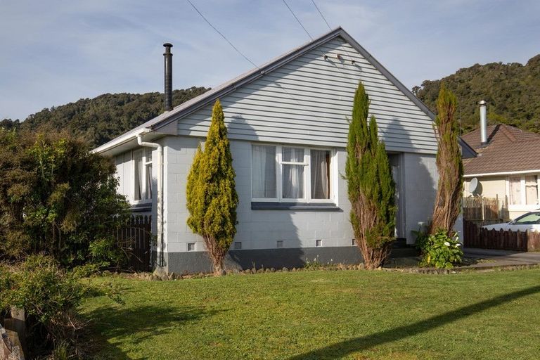 Photo of property in 9 Wickes Street, Cobden, Greymouth, 7802