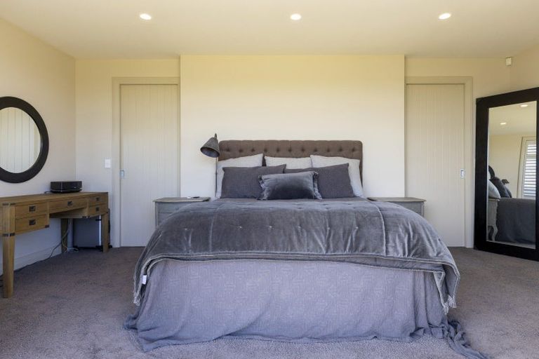 Photo of property in 8 Kuiwai Drive, Rainbow Point, Taupo, 3330