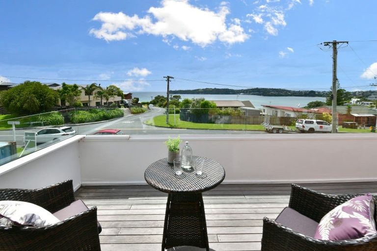 Photo of property in 18 Melandra Road, Stanmore Bay, Whangaparaoa, 0932