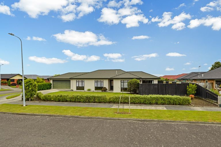 Photo of property in 28 Meridian Grove, Kelvin Grove, Palmerston North, 4414