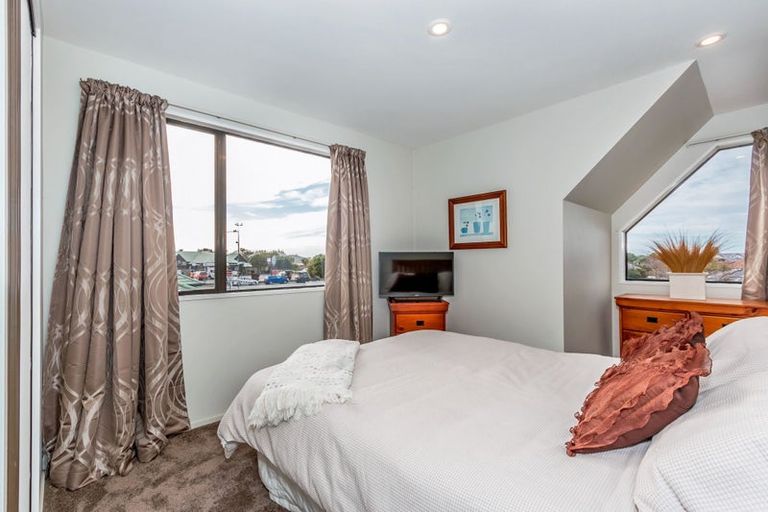 Photo of property in 1/4 Parkwood Place, Parklands, Christchurch, 8083