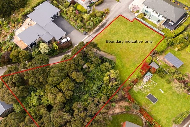 Photo of property in 8 Vangioni Lane, Akaroa, 7520