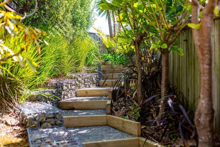 Photo of property in 17 Dusky Crescent, Aotea, Porirua, 5024