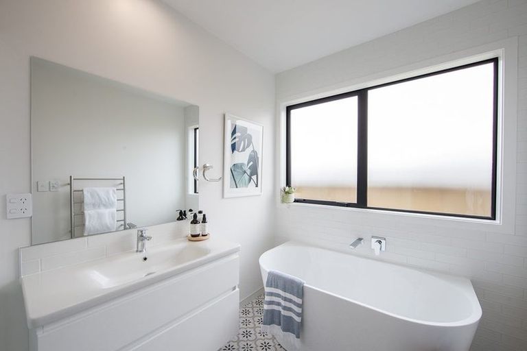 Photo of property in 211 Adler Drive, Ohauiti, Tauranga, 3112