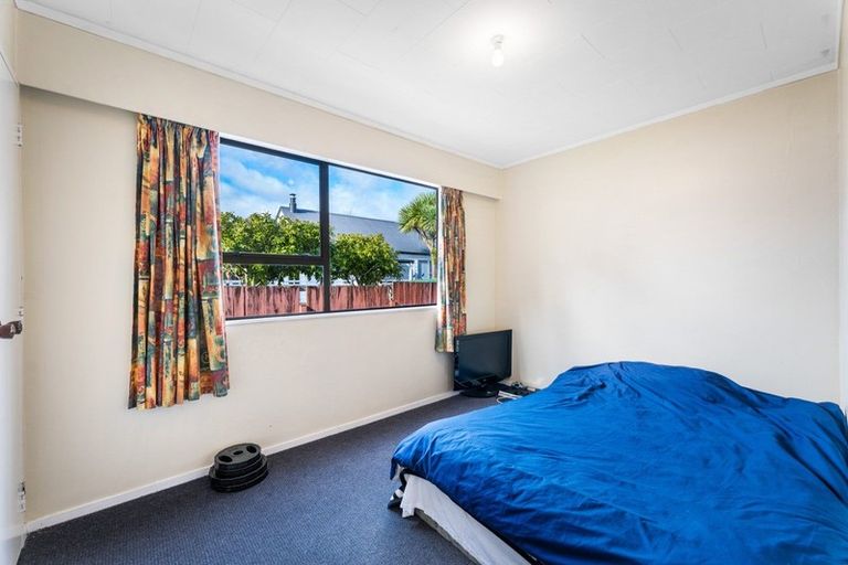 Photo of property in 2/79 Gemstone Drive, Birchville, Upper Hutt, 5018