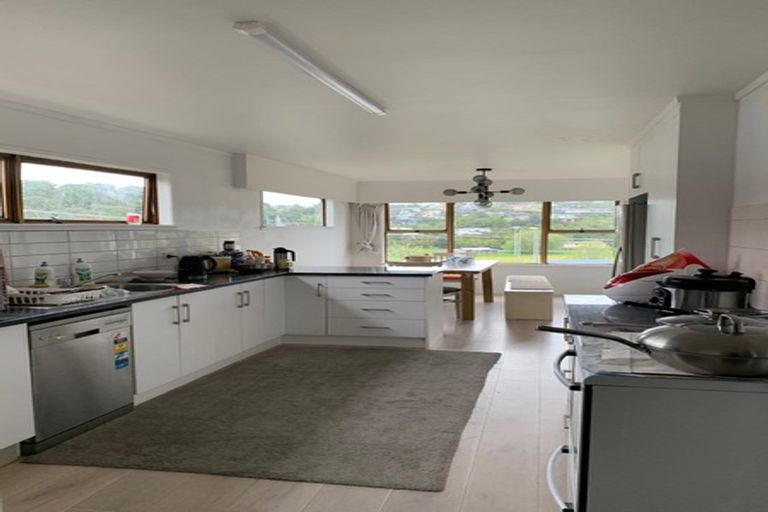 Photo of property in 20 Glencoe Road, Browns Bay, Auckland, 0630