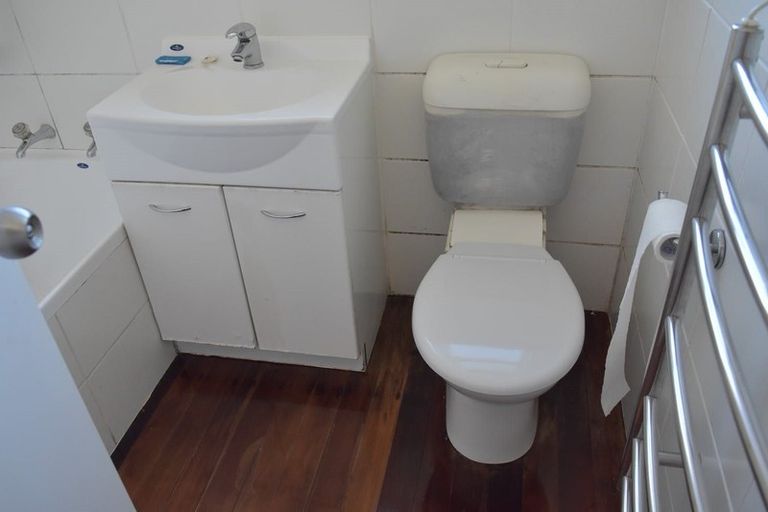 Photo of property in 79 Broderick Road, Johnsonville, Wellington, 6037