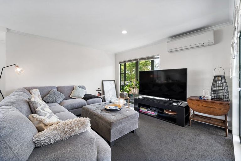 Photo of property in 8 Clea View, Gulf Harbour, Whangaparaoa, 0930