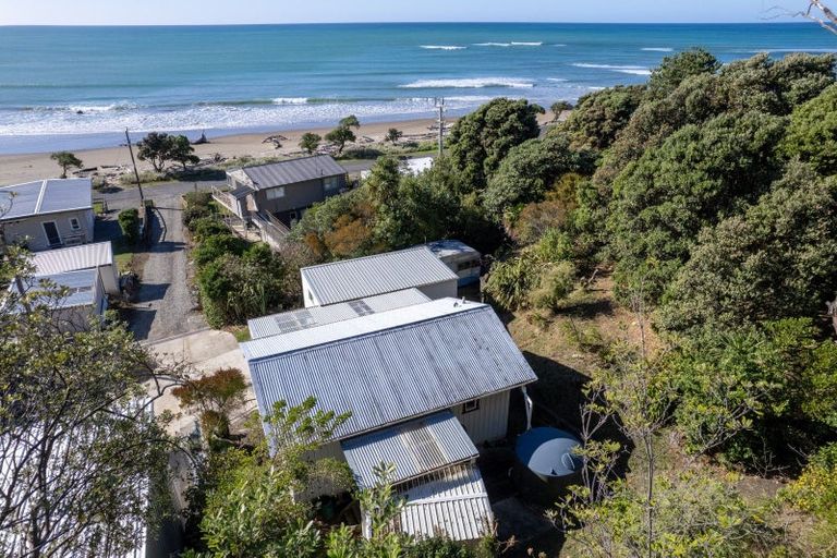 Photo of property in 30a Akitio Esplanade, Akitio, Pongaroa, 4991