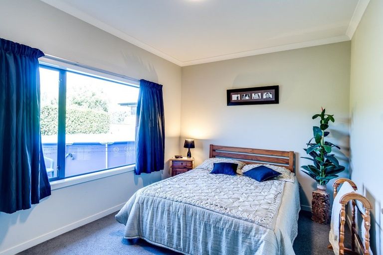 Photo of property in 30 Delta Mews Place, Clive, 4102