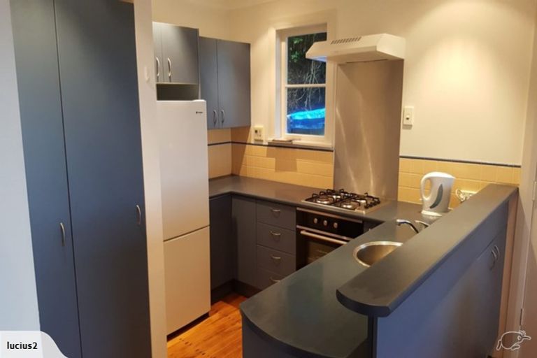 Photo of property in 77 Maungaraki Road, Korokoro, Lower Hutt, 5012