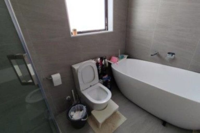 Photo of property in 216a Bucklands Road, Bucklands Beach, Auckland, 2012