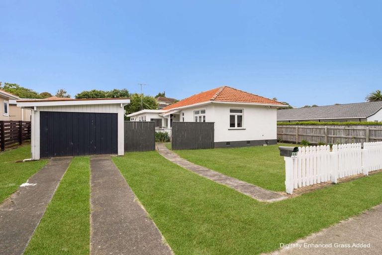 Photo of property in 64 Great North Road, Saint Johns Hill, Whanganui, 4500