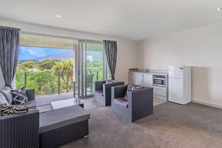 Photo of property in 18 Olliver Grove, Waikanae Beach, Waikanae, 5036