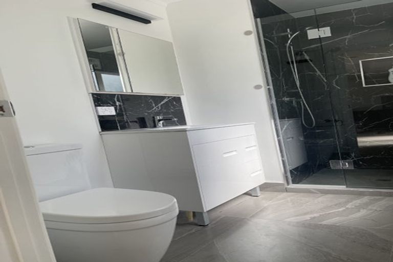 Photo of property in 48 Tiri Tiri Road, Birkdale, Auckland, 0626