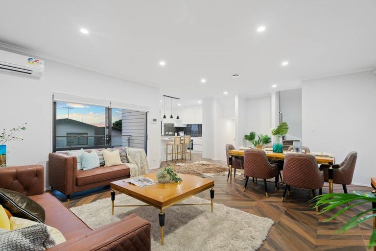 Photo of property in 4223b Great North Road, Glendene, Auckland, 0602