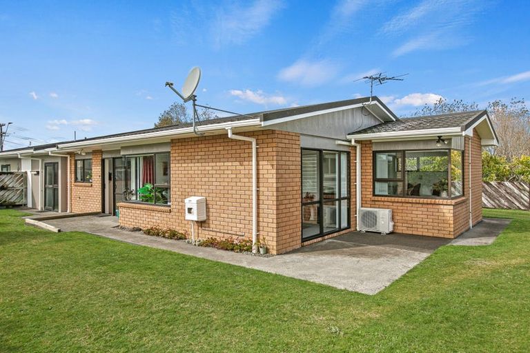 Photo of property in 2/38 Waimea Street, Westown, New Plymouth, 4310