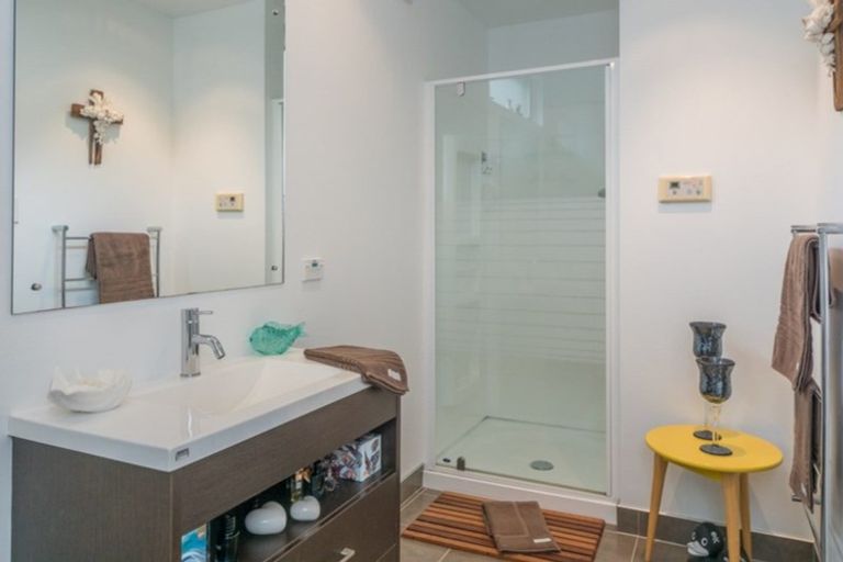 Photo of property in 422 Te Moana Road, Waikanae, 5036