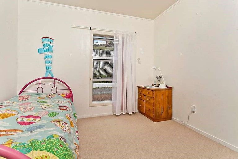 Photo of property in 2/26 Park Rise, Campbells Bay, Auckland, 0630