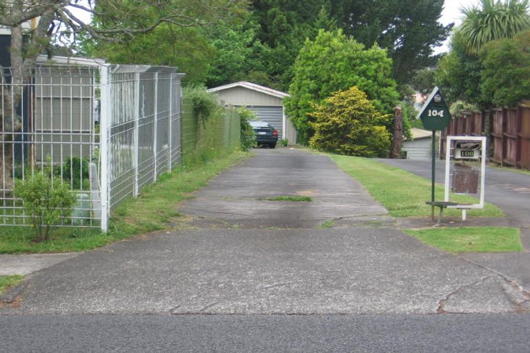 Photo of property in 104 Ennis Avenue, Pakuranga Heights, Auckland, 2010