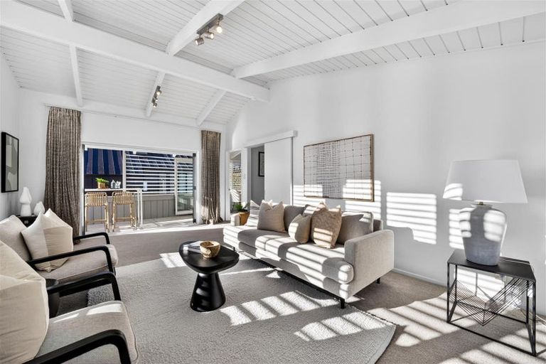 Photo of property in 11a Cecil Road, Milford, Auckland, 0620