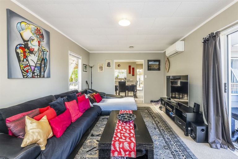 Photo of property in 56 Hamilton Drive, Waiuku, 2123