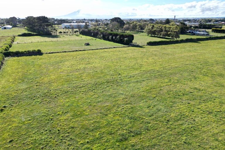 Photo of property in 6 Mcalpine Road, Hawera, 4672