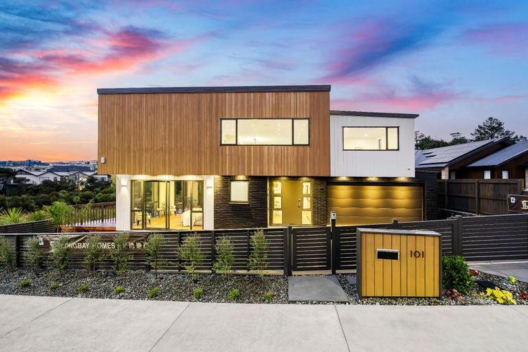Photo of property in 101 Glenvar Ridge Road, Long Bay, Auckland, 0630
