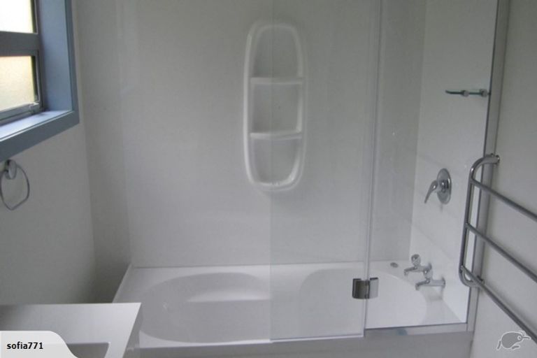 Photo of property in 312 Forest Hill Road, Waiatarua, Auckland, 0612