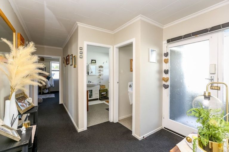 Photo of property in 16 Walsh Road, Westown, New Plymouth, 4310