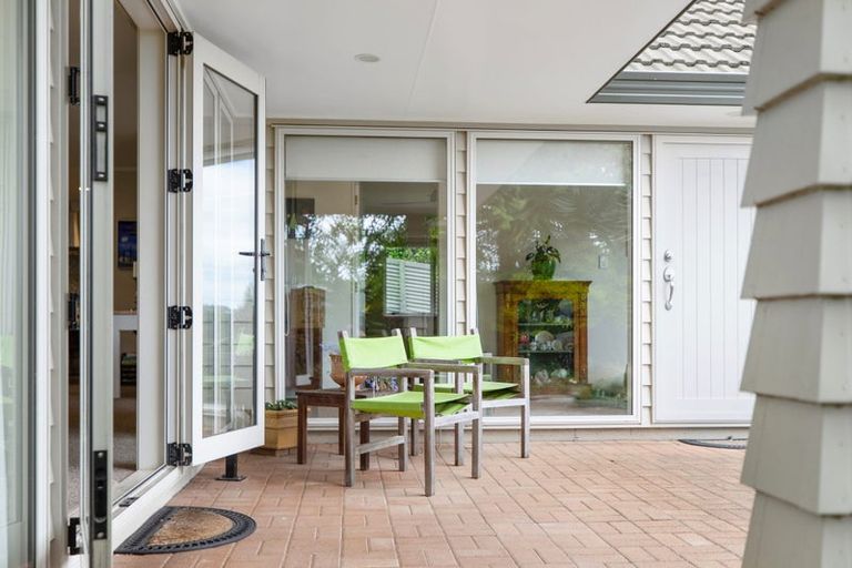 Photo of property in 15a Otumoetai Road, Judea, Tauranga, 3110