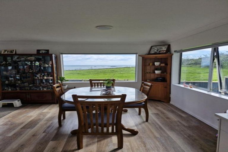 Photo of property in 17 Maui Place, Spotswood, New Plymouth, 4310