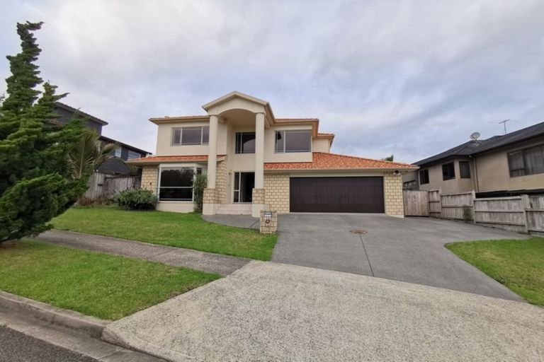 Photo of property in 10 Baverton Drive, Flat Bush, Auckland, 2016